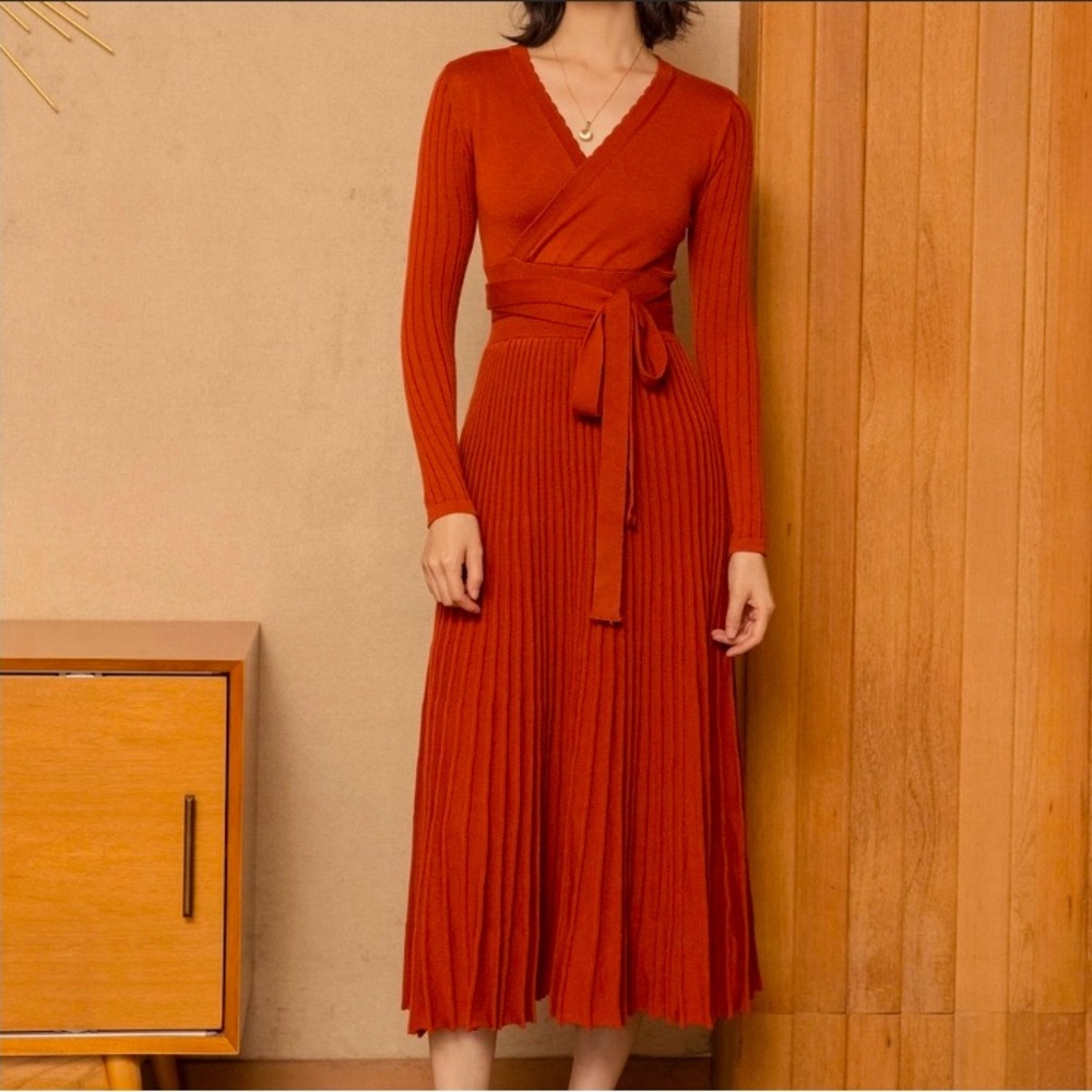 NWT Simple Retro Emma Wool Dress